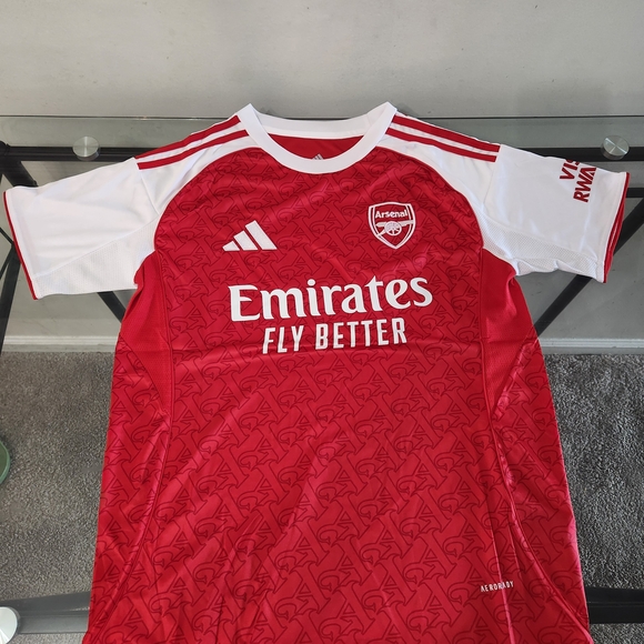 25/26 Arsenal Red and White Jersey - Picture 2 of 4